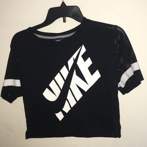 Nike Crop Top w/ Mesh sleeves
